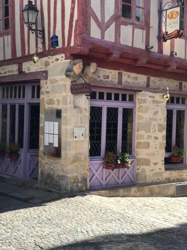 Appartement Au Coeur Du Quartier Historique Vannes Exterior photo